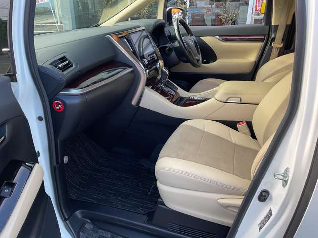 トヨタ アルファード　ハイブリッド ハイブリッド ２．５ Ｘ Ｅ－ＦＯＵＲ ４ＷＤ H28年 (東北) 99