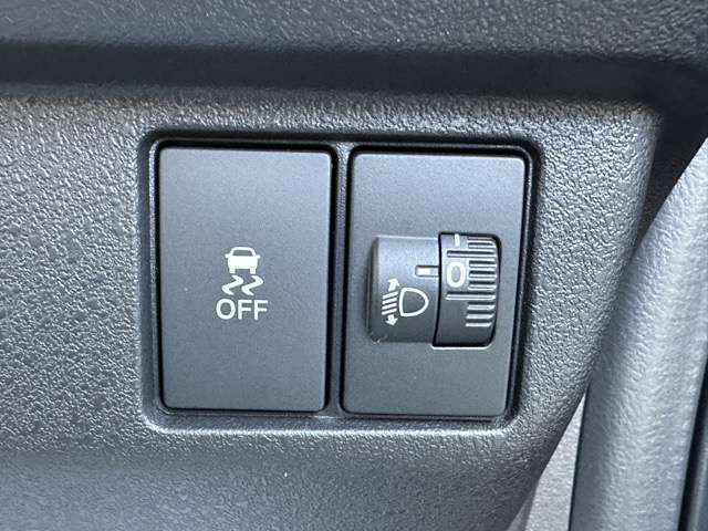 ホンダ Ｎ　ＢＯＸ カスタム ６６０ R7年 (東海) 99