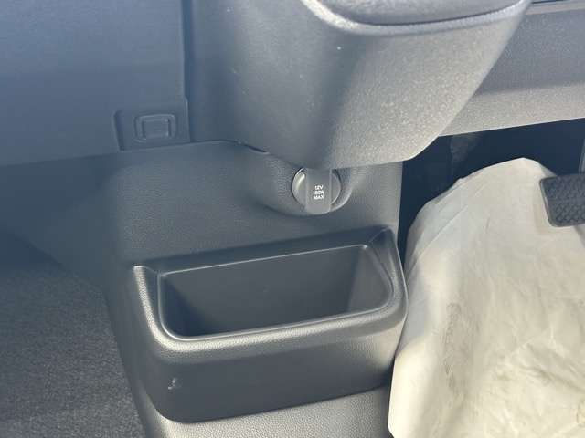 ホンダ Ｎ　ＢＯＸ カスタム ６６０ R7年 (東海) 99