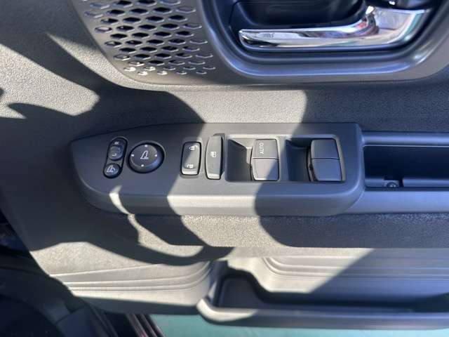 ホンダ Ｎ　ＢＯＸ カスタム ６６０ ターボ R7年 (東海) 99