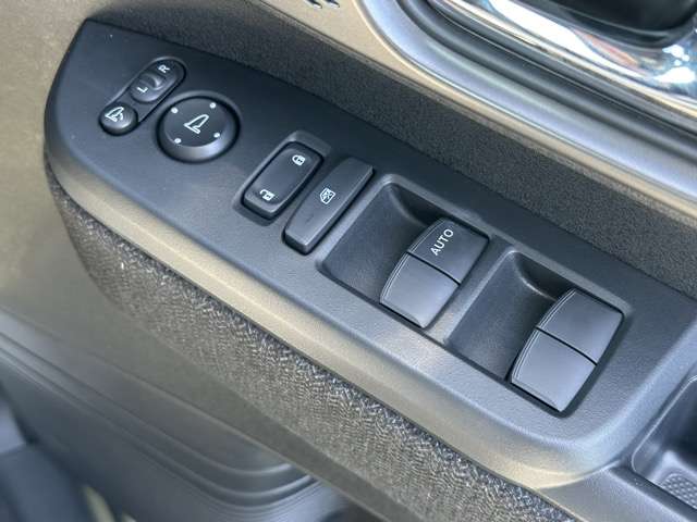 ホンダ Ｎ　ＢＯＸ カスタム ６６０ R7年 (東海) 99