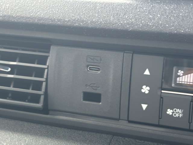 ホンダ Ｎ　ＢＯＸ カスタム ６６０ ターボ R7年 (東海) 99