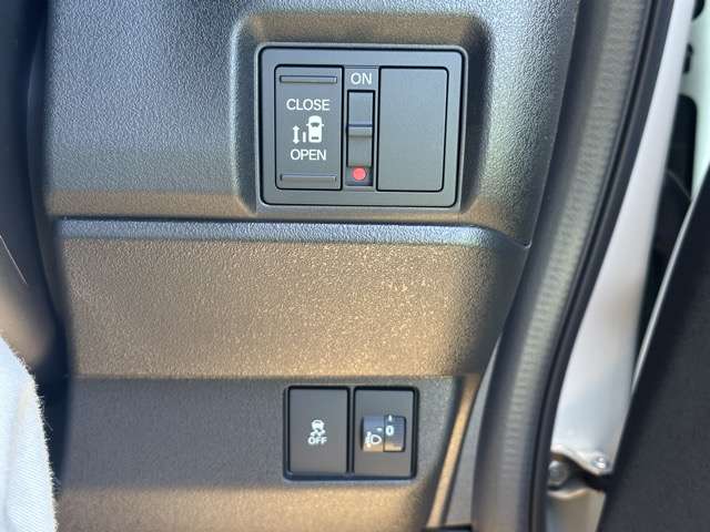 ホンダ Ｎ　ＢＯＸ カスタム ６６０ R7年 (東海) 99