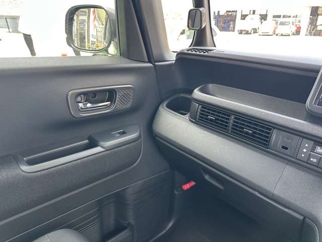 ホンダ Ｎ　ＢＯＸ カスタム ６６０ R7年 (東海) 99