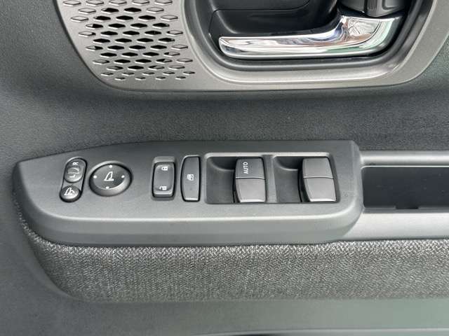 ホンダ Ｎ　ＢＯＸ カスタム ６６０ R7年 (東海) 99