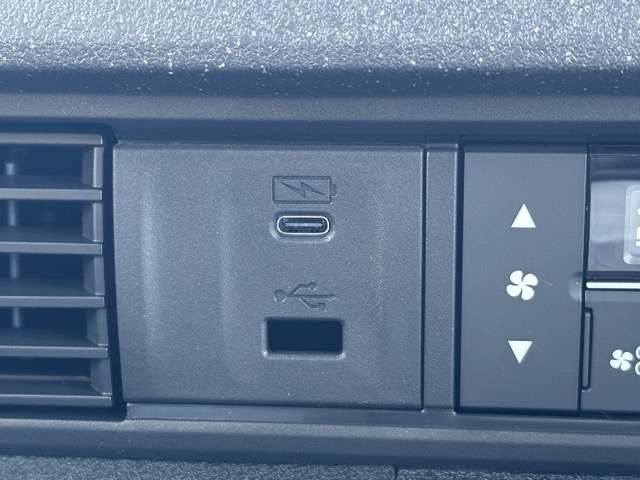 ホンダ Ｎ　ＢＯＸ カスタム ６６０ R7年 (東海) 99