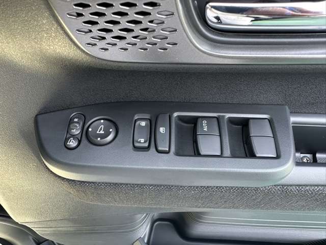 ホンダ Ｎ　ＢＯＸ カスタム ６６０ R7年 (東海) 99