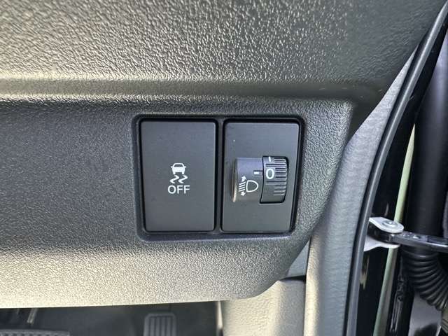 ホンダ Ｎ　ＢＯＸ カスタム ６６０ R7年 (東海) 99