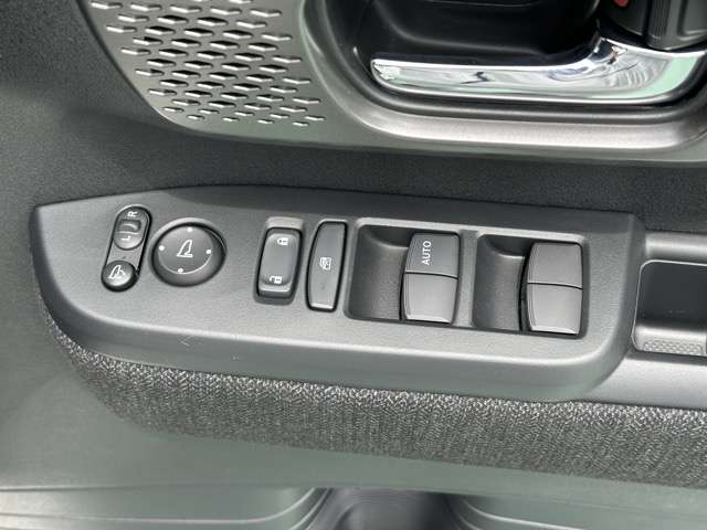 ホンダ Ｎ　ＢＯＸ カスタム ６６０ R7年 (東海) 99