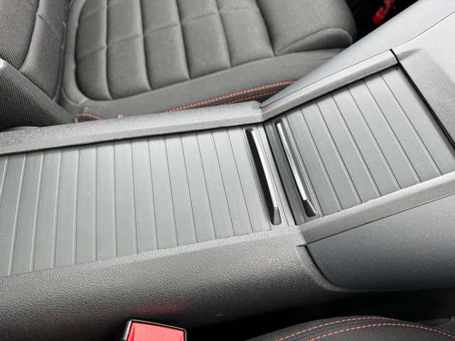 シトロエン ベルランゴ マックス ＸＴＲ ブルーＨＤＩ ローンチ エディション ディーゼルターボ R7年 (東北) 99