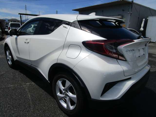 トヨタ Ｃ−ＨＲ ハイブリッド １．８ Ｓ ＬＥＤ パッケージ H30年 (関東) 99