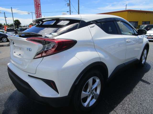 トヨタ Ｃ−ＨＲ ハイブリッド １．８ Ｓ ＬＥＤ パッケージ H30年 (関東) 99