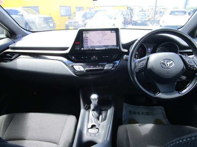 トヨタ Ｃ−ＨＲ ハイブリッド １．８ Ｓ ＬＥＤ パッケージ H30年 (関東) 99
