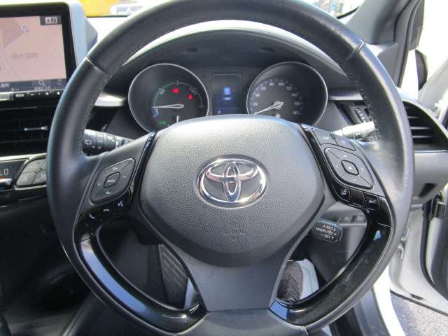 トヨタ Ｃ−ＨＲ ハイブリッド １．８ Ｓ ＬＥＤ パッケージ H30年 (関東) 99