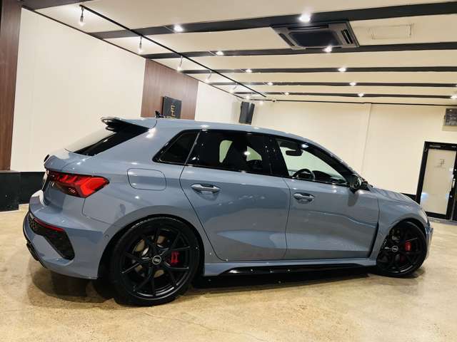 アウディ ＲＳ３　スポーツバック ２．５ ４ＷＤ R6年 (東海) 99