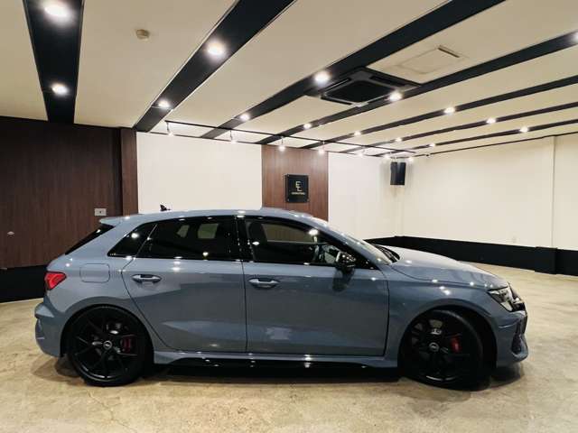 アウディ ＲＳ３　スポーツバック ２．５ ４ＷＤ R6年 (東海) 99