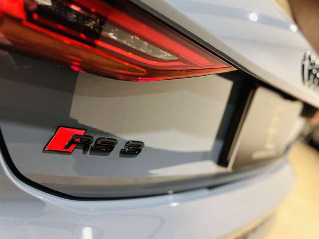 アウディ ＲＳ３　スポーツバック ２．５ ４ＷＤ R6年 (東海) 99