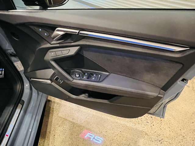 アウディ ＲＳ３　スポーツバック ２．５ ４ＷＤ R6年 (東海) 99