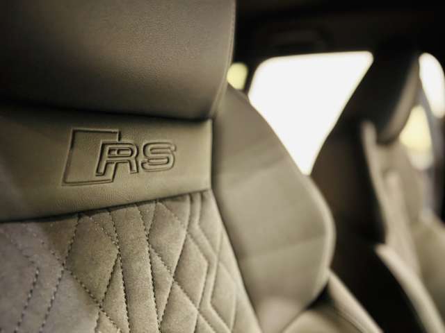 アウディ ＲＳ３　スポーツバック ２．５ ４ＷＤ R6年 (東海) 99