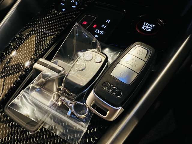 アウディ ＲＳ３　スポーツバック ２．５ ４ＷＤ R6年 (東海) 99