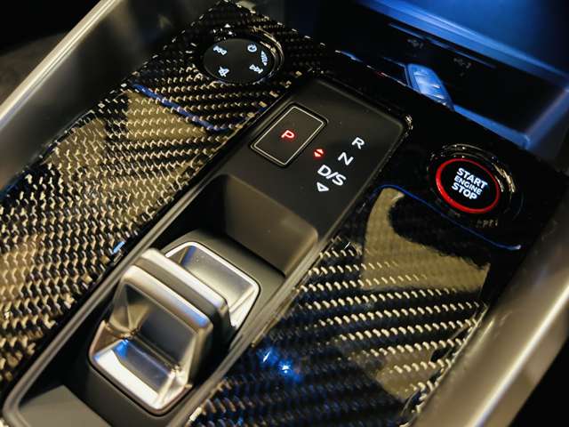 アウディ ＲＳ３　スポーツバック ２．５ ４ＷＤ R6年 (東海) 99