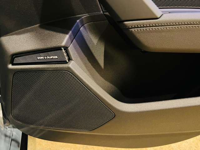 アウディ ＲＳ３　スポーツバック ２．５ ４ＷＤ R6年 (東海) 99