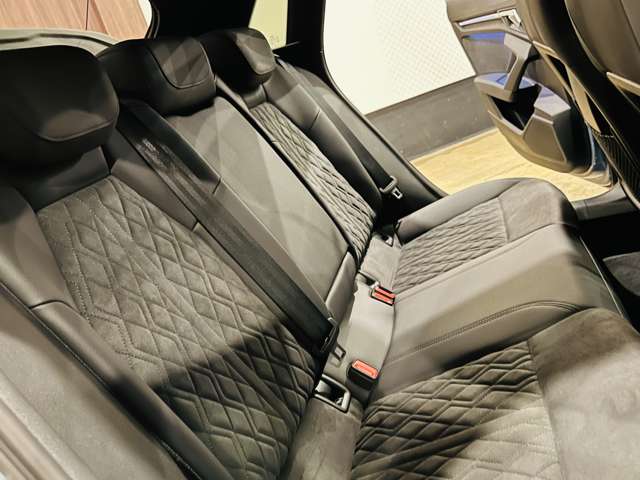 アウディ ＲＳ３　スポーツバック ２．５ ４ＷＤ R6年 (東海) 99