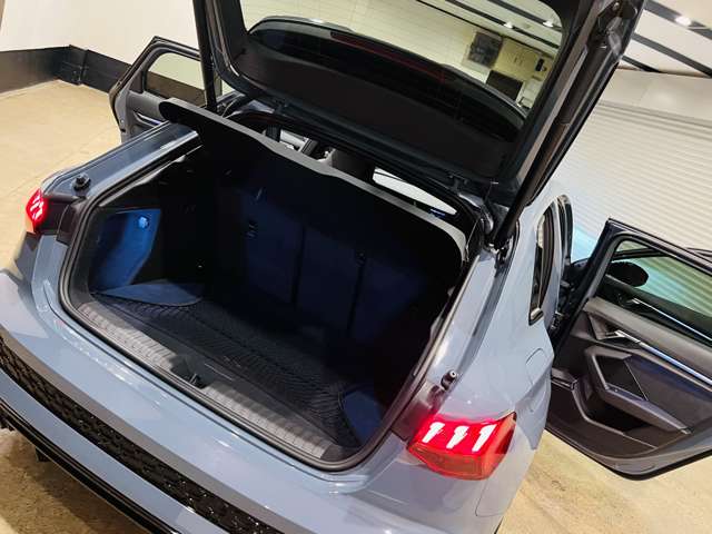 アウディ ＲＳ３　スポーツバック ２．５ ４ＷＤ R6年 (東海) 99