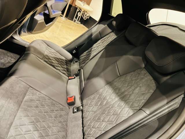 アウディ ＲＳ３　スポーツバック ２．５ ４ＷＤ R6年 (東海) 99