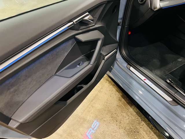 アウディ ＲＳ３　スポーツバック ２．５ ４ＷＤ R6年 (東海) 99