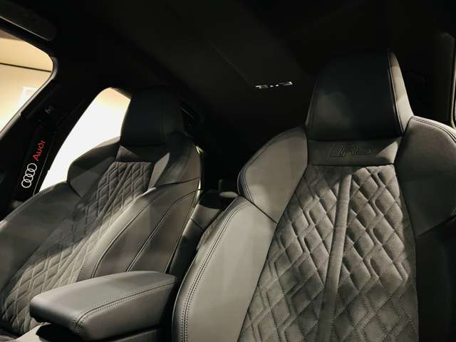 アウディ ＲＳ３　スポーツバック ２．５ ４ＷＤ R6年 (東海) 99