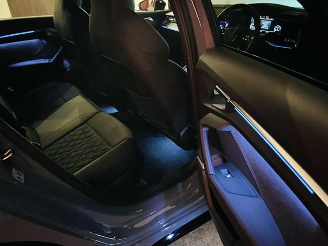 アウディ ＲＳ３　スポーツバック ２．５ ４ＷＤ R6年 (東海) 99