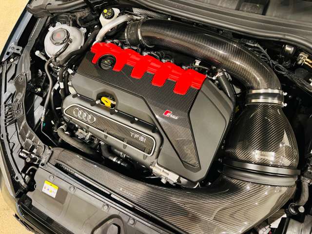 アウディ ＲＳ３　スポーツバック ２．５ ４ＷＤ R6年 (東海) 99
