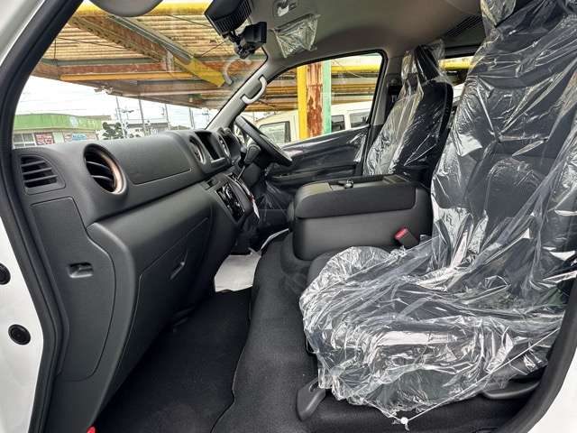 日産 キャラバンバン ２．４ ＡＵＴＥＣＨ ライン プラス ブラックパッケージ ロングボディ ディーゼルターボ ４ＷＤ R7年 (東海) 99