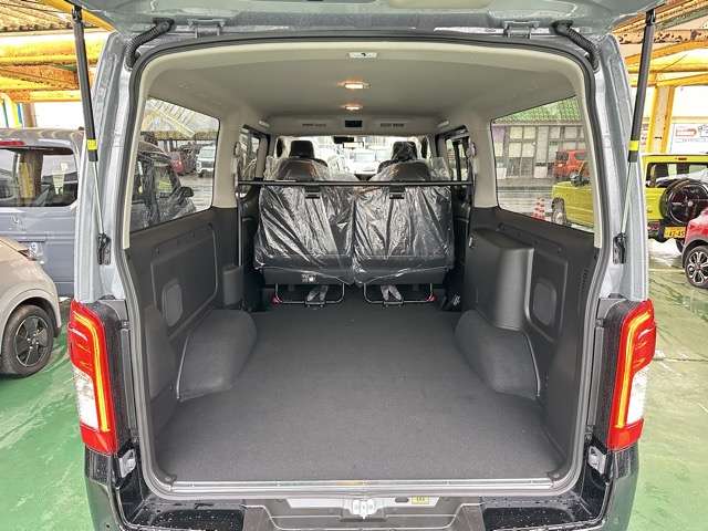 日産 キャラバンバン ２．４ ＡＵＴＥＣＨ ライン プラス ブラックパッケージ ロングボディ ディーゼルターボ ４ＷＤ R7年 (東海) 99