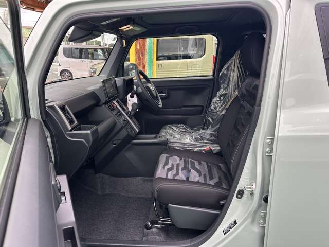 ダイハツ タフト ６６０ Ｇターボ ダーククロム ベンチャー R7年 (東海) 99