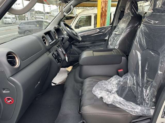 日産 キャラバンバン ２．４ グランド プレミアムＧＸ プロスタイル ロングボディ ディーゼルターボ ４ＷＤ R7年 (東海) 99