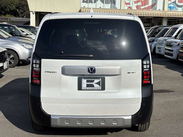 ホンダ フリード　ハイブリッド １．５ Ｅ：ＨＥＶ クロスター R7年 (近畿) 99