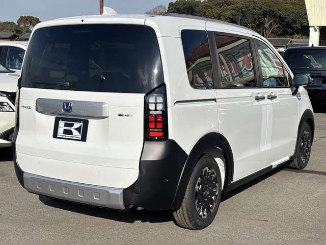 ホンダ フリード　ハイブリッド １．５ Ｅ：ＨＥＶ クロスター R7年 (近畿) 99