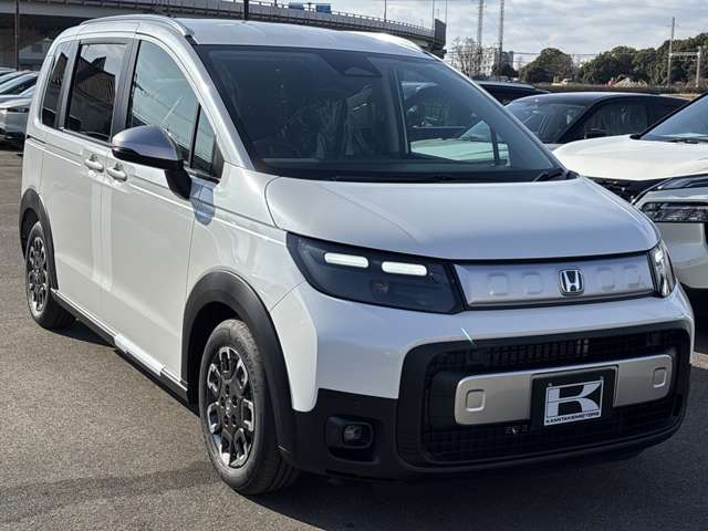 ホンダ フリード　ハイブリッド １．５ Ｅ：ＨＥＶ クロスター R7年 (近畿) 99