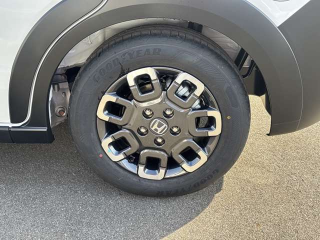 ホンダ フリード　ハイブリッド １．５ Ｅ：ＨＥＶ クロスター R7年 (近畿) 99