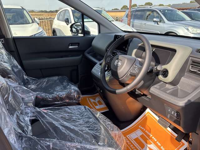 ホンダ フリード　ハイブリッド １．５ Ｅ：ＨＥＶ クロスター R7年 (近畿) 99