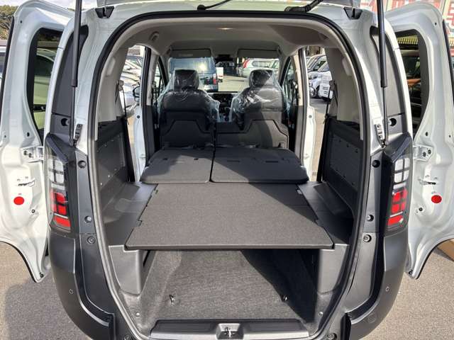 ホンダ フリード　ハイブリッド １．５ Ｅ：ＨＥＶ クロスター R7年 (近畿) 99