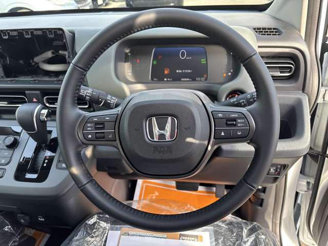 ホンダ フリード　ハイブリッド １．５ Ｅ：ＨＥＶ クロスター R7年 (近畿) 99