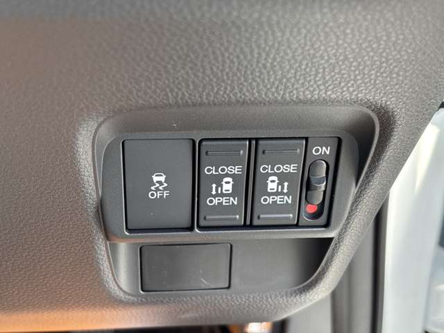 ホンダ フリード　ハイブリッド １．５ Ｅ：ＨＥＶ クロスター R7年 (近畿) 99