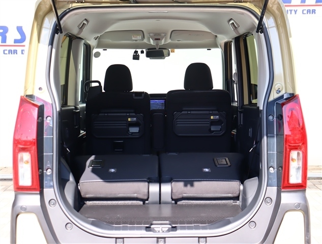 ダイハツ タント ６６０ ファンクロスターボ R4年 (関東) 99