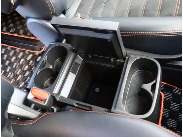 三菱 デリカ　Ｄ：５ ２．２ アクティブギア ディーゼルターボ ４ＷＤ H30年 (関東) 99