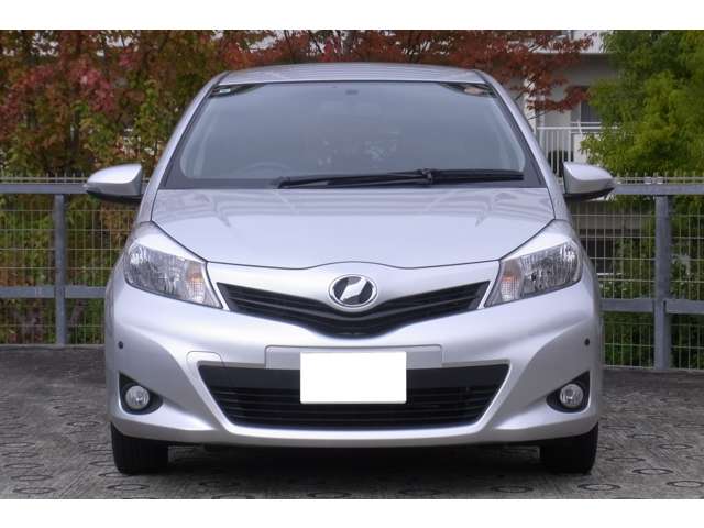 トヨタ ヴィッツ １．３ Ｆ スマイルエディション H25年 (近畿) 99