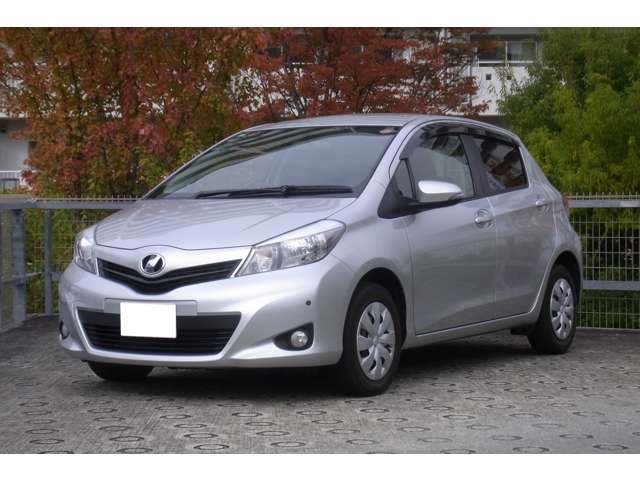 トヨタ ヴィッツ １．３ Ｆ スマイルエディション H25年 (近畿) 99