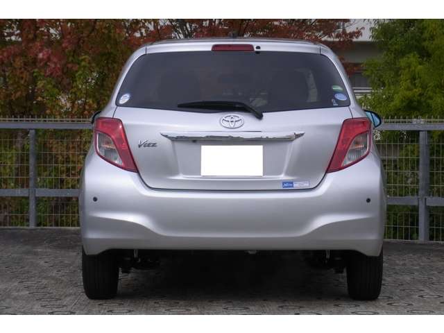 トヨタ ヴィッツ １．３ Ｆ スマイルエディション H25年 (近畿) 99